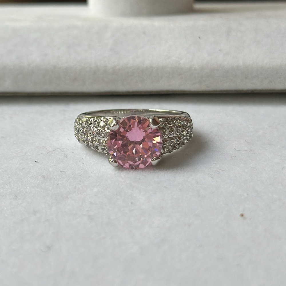 Gorgeous Pink Ring - Picture 6 of 8